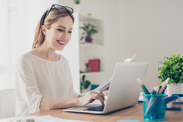 Woman Study Computer